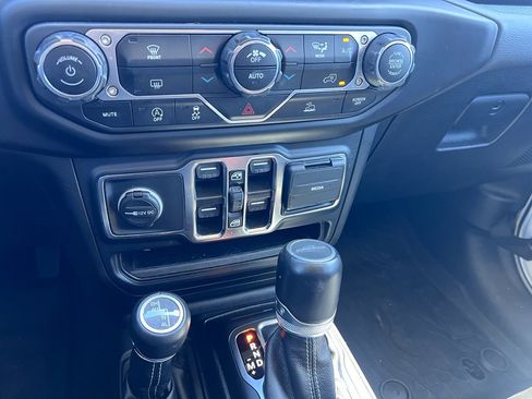 Certified 2021 Jeep Gladiator Overland w/ Popular Equipment Package image 19