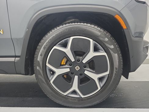 Used 2023 Rivian R1S Adventure AWD/4WD image 11