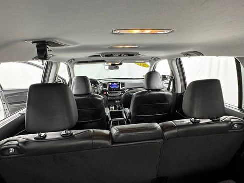Used 2017 Honda Pilot Touring image 18