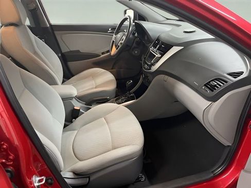 Used 2014 Hyundai Accent SE image 10