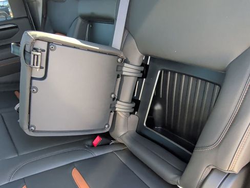 New 2026 GMC Sierra 2500 AT4 w/ AT4 Premium Plus Package image 38