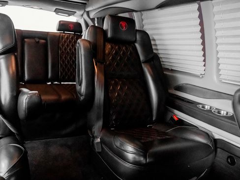 Used 2023 GMC Savana 2500 image 33