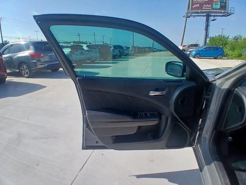 Used 2019 Dodge Charger SXT w/ Blacktop Package RWD image 11