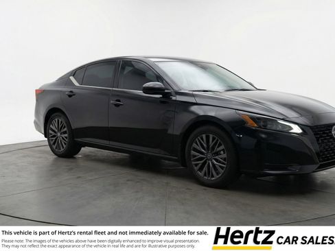 Used 2025 Nissan Altima 2.5 SV image 1