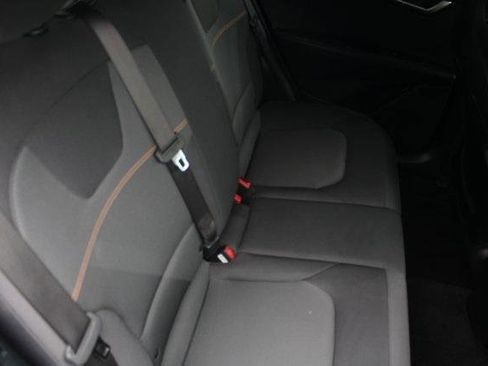 Used 2024 Kia Niro LX image 6