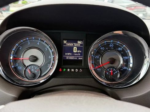 Used 2014 Chrysler Town & Country Touring FWD image 24