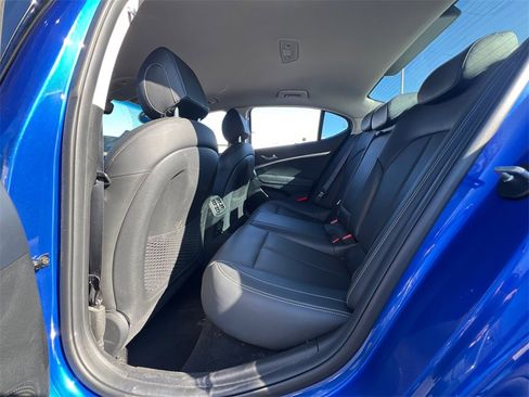 Used 2021 Genesis G70 2.0T image 34