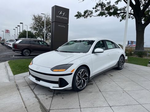 New 2025 Hyundai Ioniq 6 SEL image 1
