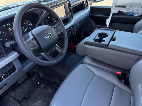 New 2025 Ford F550 4x4 Regular Cab Super Duty image 7