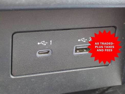 Used 2020 Nissan Titan SV w/ SV Convenience Package image 23