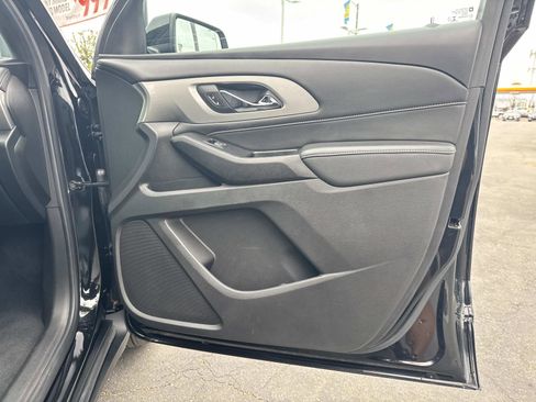 Used 2023 Chevrolet Traverse LT FWD image 30