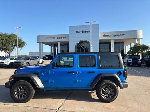 Used 2025 Jeep Wrangler Unlimited Sport AWD/4WD image 8