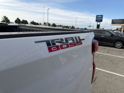 Used 2024 Chevrolet Silverado 1500 Custom Trail Boss w/ LPO, Dark Essentials Package AWD/4WD image 11
