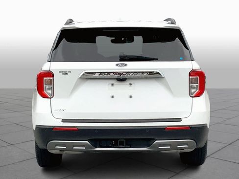 Used 2022 Ford Explorer XLT w/ Equipment Group 202A RWD image 5