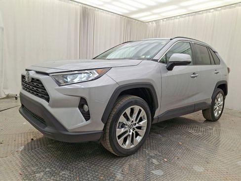 Certified 2019 Toyota RAV4 XLE Premium image 4