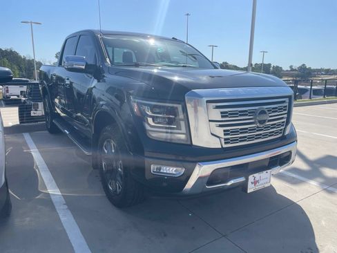 Used 2021 Nissan Titan Platinum Reserve w/ Moonroof Package AWD/4WD image 3