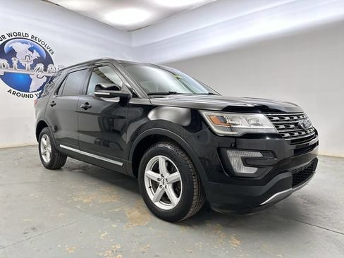 Used 2017 Ford Explorer XLT AWD/4WD image 12