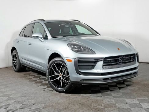 Used 2026 Porsche Macan AWD/4WD image 9