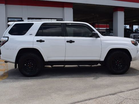 Used 2019 Toyota 4Runner SR5 RWD image 2
