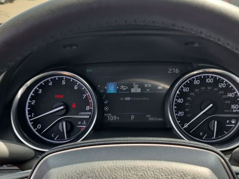 Used 2020 Toyota Camry XLE FWD image 31