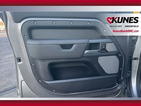 Used 2024 Land Rover Defender 130 X-Dynamic SE image 14