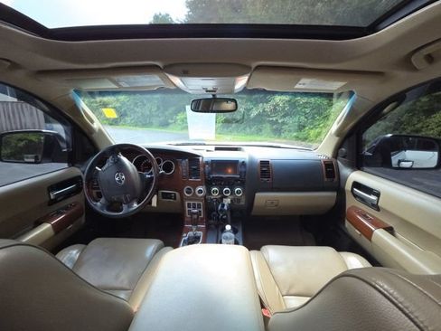 Used 2008 Toyota Sequoia Platinum AWD/4WD image 30