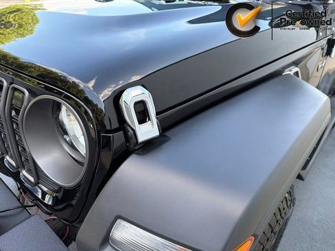 Certified 2025 Jeep Wrangler Sport AWD/4WD image 23