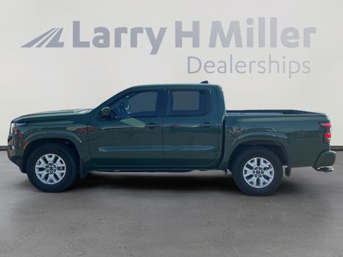 Used 2023 Nissan Frontier SV w/ SV Convenience Package RWD image 2