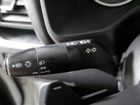 Used 2021 Nissan Rogue S image 32