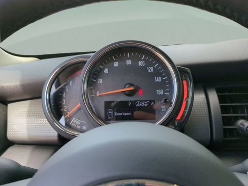 Used 2021 MINI Cooper 2-Door Hardtop FWD image 12