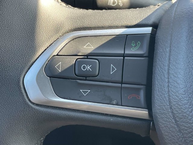 Used 2024 Jeep Compass Latitude AWD/4WD image 21