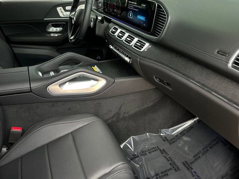 New 2025 Mercedes-Benz GLS 450 4MATIC image 8