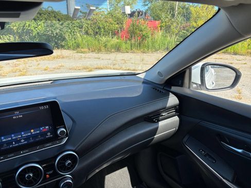 Used 2025 Nissan Sentra SV FWD image 25