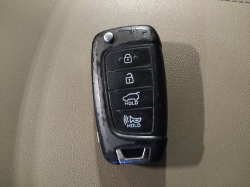 Used 2019 Hyundai Santa Fe SE FWD image 32