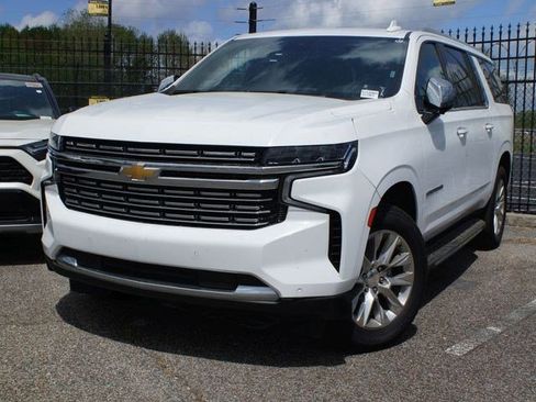 Used 2023 Chevrolet Suburban Premier RWD image 1