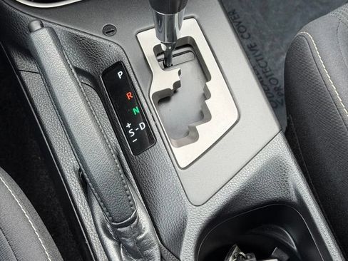 Used 2018 Toyota RAV4 XLE AWD/4WD image 33