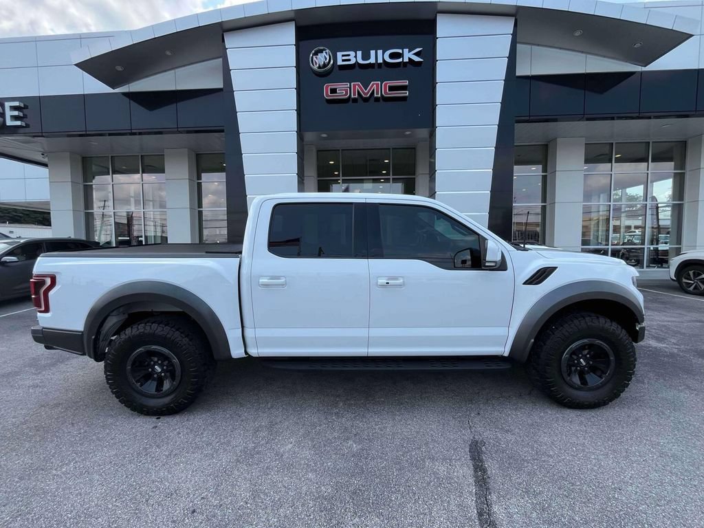 Used 2018 Ford F150 Raptor w/ Equipment Group 802A Luxury AWD/4WD image 2