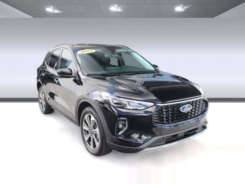 Used 2023 Ford Escape Platinum image 7