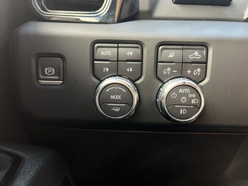 Used 2024 GMC Sierra 2500 AT4 w/ AT4 Premium Plus Package image 14