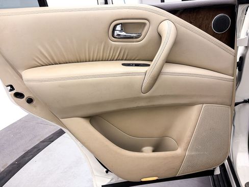 Used 2014 INFINITI QX80 2WD w/ Deluxe Touring Package image 33