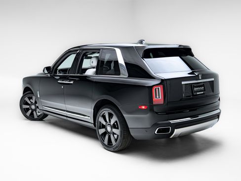 Used 2023 Rolls-Royce Cullinan w/ Cullinan Package AWD/4WD image 52