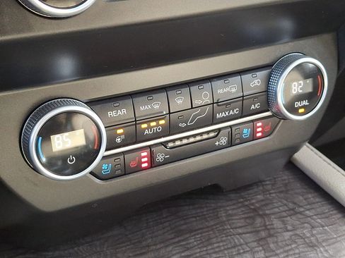 Used 2021 Ford Expedition Max Limited image 18