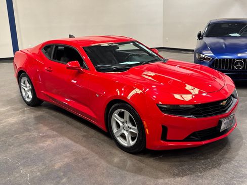 Used 2019 Chevrolet Camaro LT RWD image 5