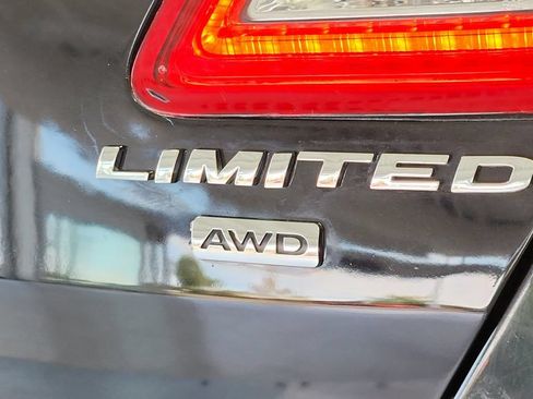 Used 2019 Ford Taurus Limited AWD/4WD image 35