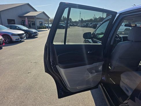 Used 2017 Honda Pilot EX-L image 10