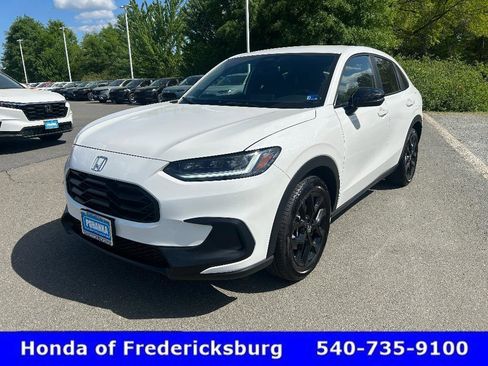 Certified 2025 Honda HR-V Sport image 2