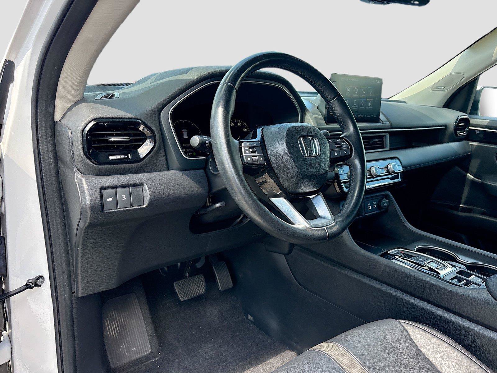 Certified 2024 Honda Pilot Touring image 10