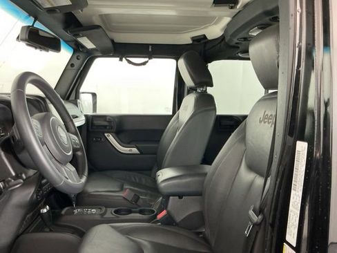 Used 2014 Jeep Wrangler Unlimited Sahara AWD/4WD image 13