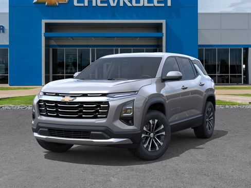 New 2027 Chevrolet Equinox LT w/ Convenience Package II FWD image 6