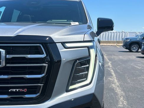 New 2026 GMC Yukon Denali Ultimate AWD/4WD image 11